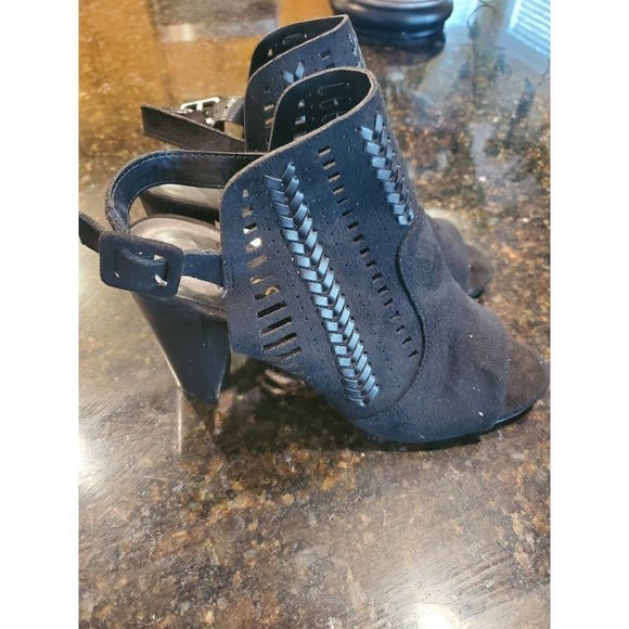 Steve Madden Womens Black Suede Booties size 8 - Picture 3 of 8